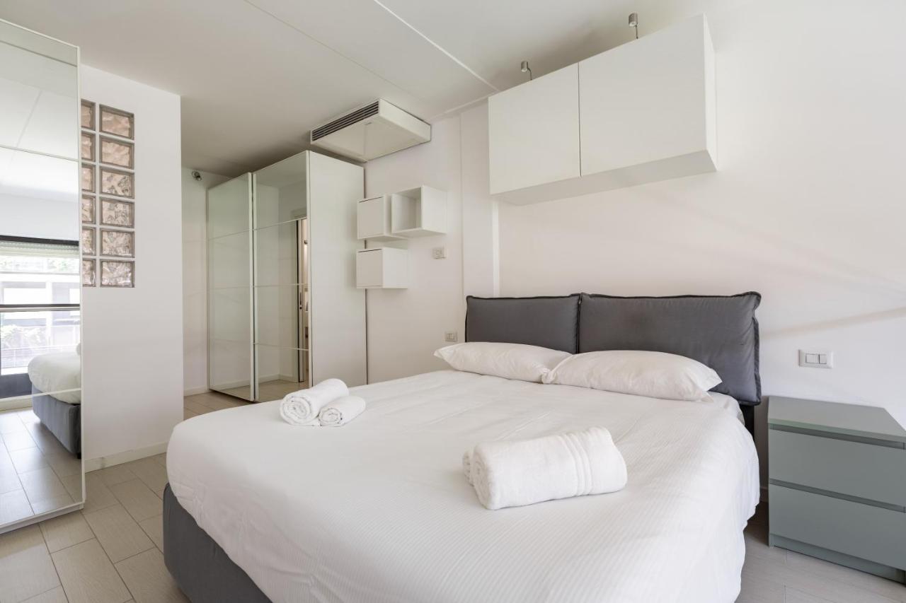 Elegant Loft With Balcony! Apartment Milan Exterior photo
