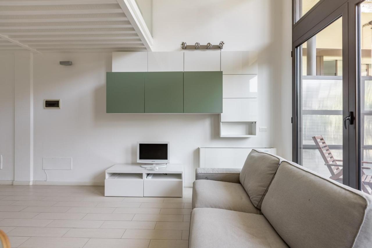 Elegant Loft With Balcony! Apartment Milan Exterior photo