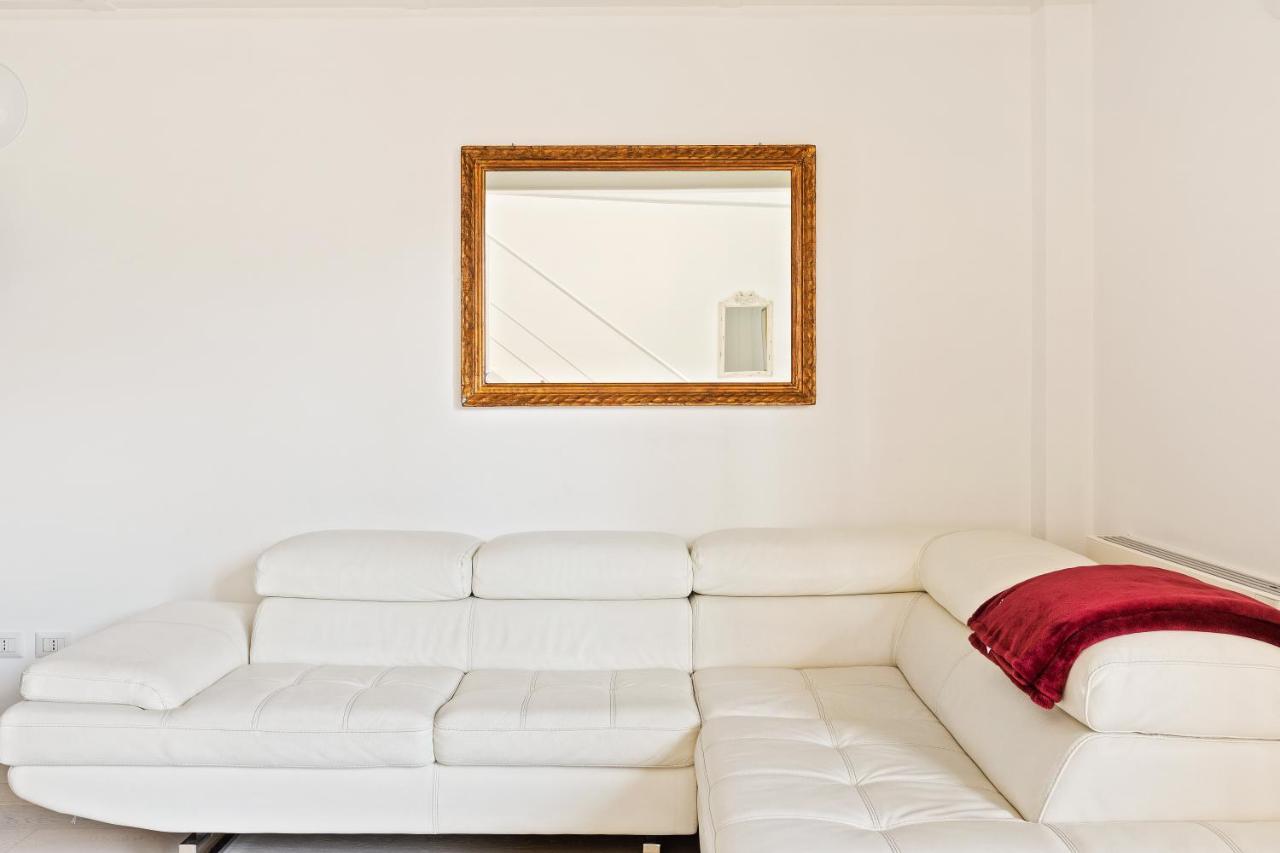 Elegant Loft With Balcony! Apartment Milan Exterior photo
